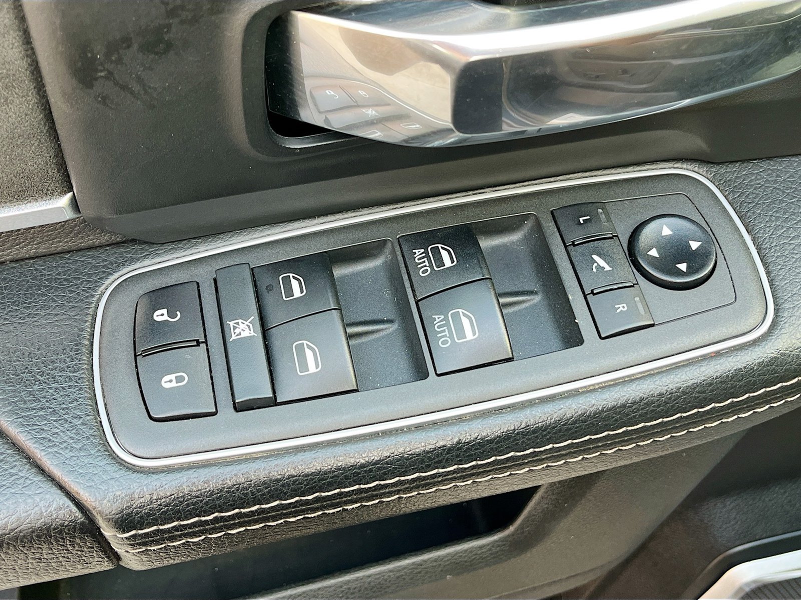Used 2021 RAM 3500 Laramie w/ Cold Weather Group AWD/4WD image 17