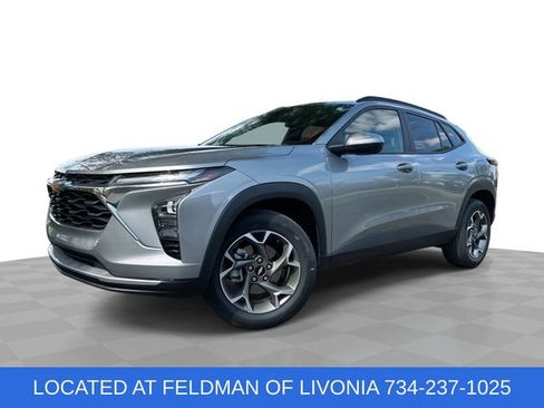 Used 2024 Chevrolet Trax LT w/ Driver Confidence Package FWD image 1