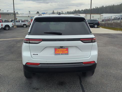 New 2026 Jeep Grand Cherokee Altitude AWD/4WD image 5