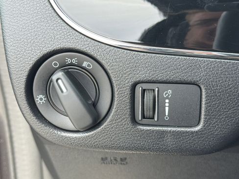 Used 2016 Dodge Grand Caravan SE FWD image 43
