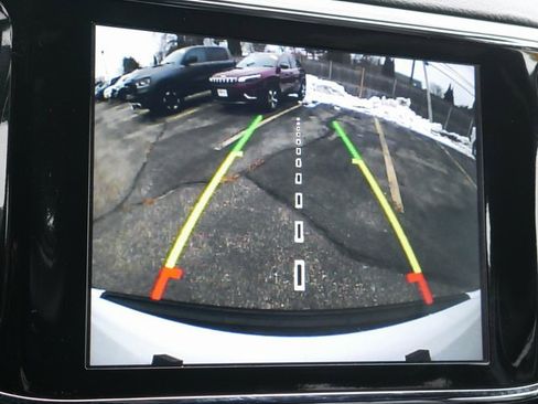 Used 2022 Jeep Grand Cherokee Laredo X image 18