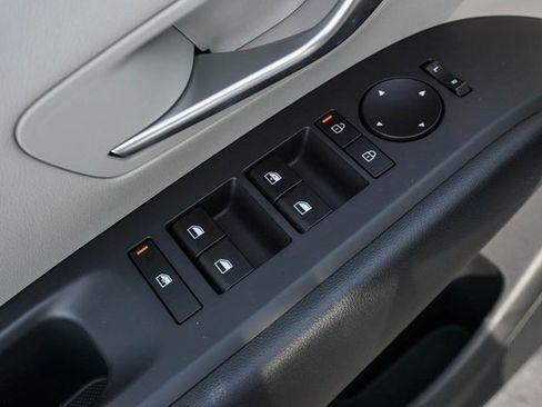 Certified 2025 Hyundai Tucson SE image 10