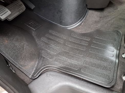 Used 2024 Chevrolet Express 3500 LS w/ Chrome Appearance Package image 19