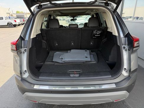 Used 2021 Nissan Rogue SV w/ Premium Package AWD/4WD image 38
