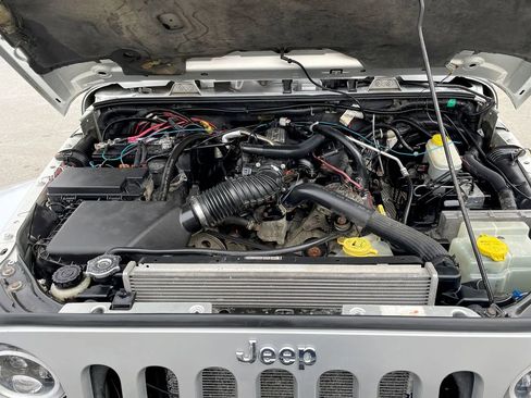 Used 2007 Jeep Wrangler Unlimited Sahara w/ Trailer Tow Group AWD/4WD image 16