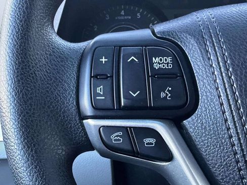 Used 2017 Toyota Sienna LE FWD image 30