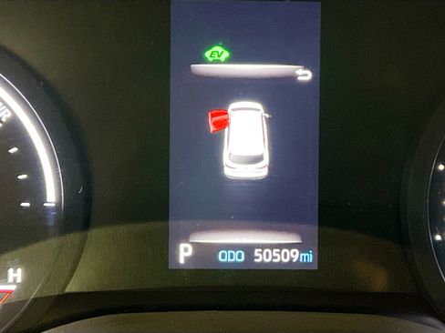 Used 2024 Toyota Sienna XLE FWD image 23