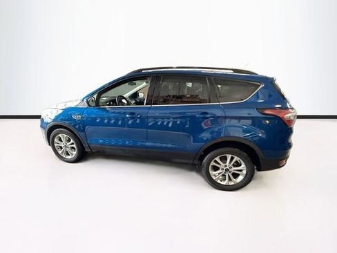 Used 2017 Ford Escape SE w/ Equipment Group 201A image 9