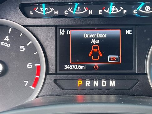 Used 2022 Ford F250 XLT w/ XLT Premium Package image 27