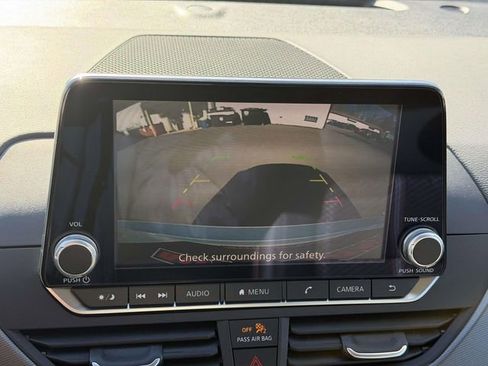 Used 2025 Nissan Altima 2.5 SR image 14