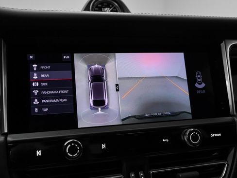 Certified 2026 Porsche Macan image 40