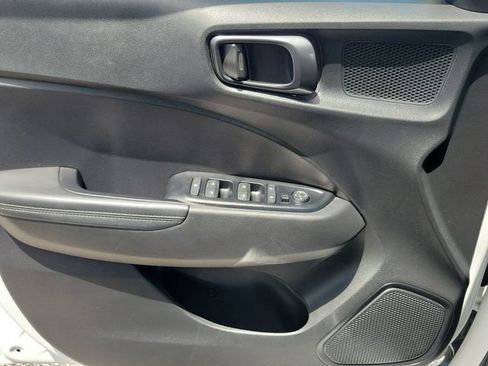 Used 2022 Hyundai Venue Limited w/ Cargo Package FWD image 14