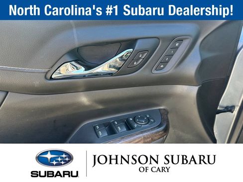 Used 2021 GMC Acadia Denali w/ Denali Technology Package FWD image 21