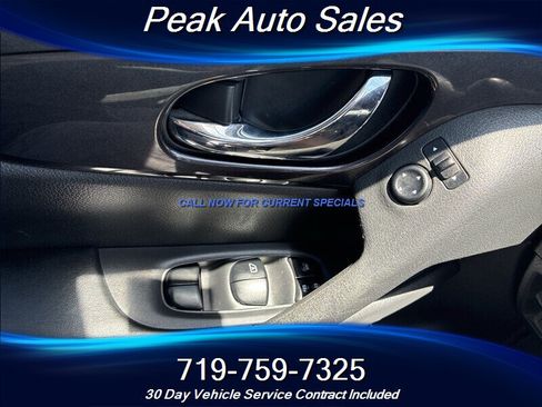 Used 2018 Nissan Rogue SV AWD/4WD image 13