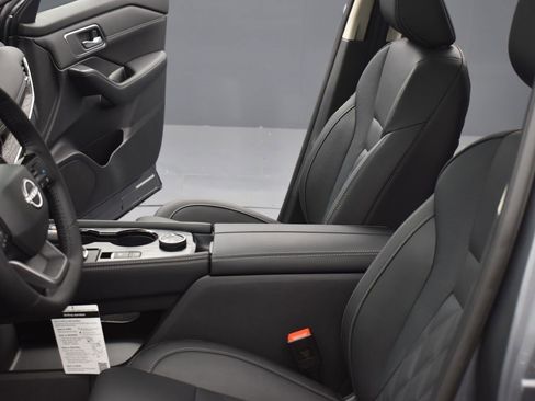 New 2026 Nissan Rogue Platinum w/ Platinum Premium Package image 18