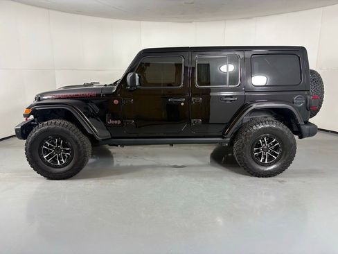 Used 2024 Jeep Wrangler Unlimited Rubicon AWD/4WD image 5