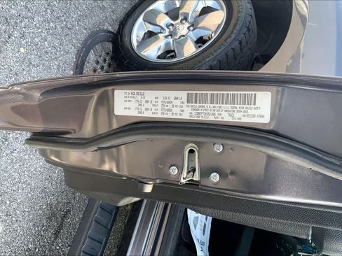 Used 2019 RAM 1500 Express w/ Express Value Package AWD/4WD image 32