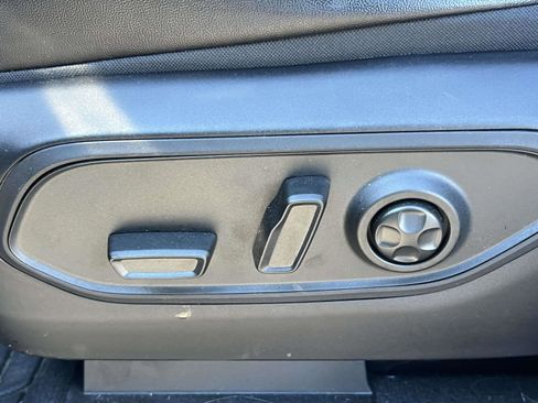 Used 2024 Jeep Grand Cherokee Altitude image 16