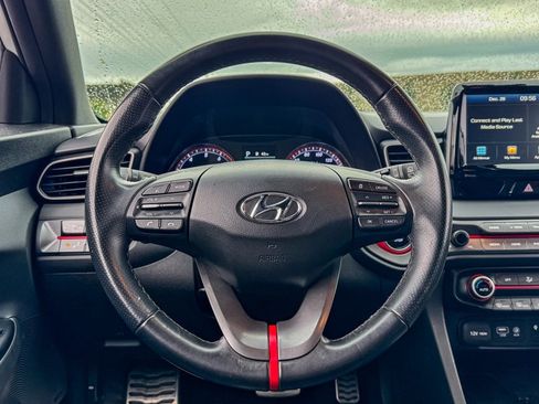 Used 2020 Hyundai Veloster Turbo image 24