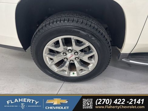 Used 2015 GMC Yukon XL SLT w/ Open Road Package image 16