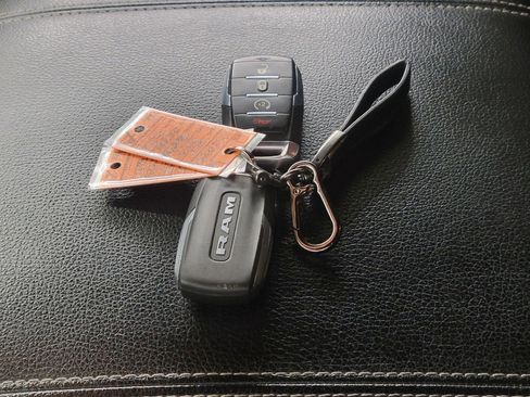 Used 2021 RAM 1500 Big Horn image 5