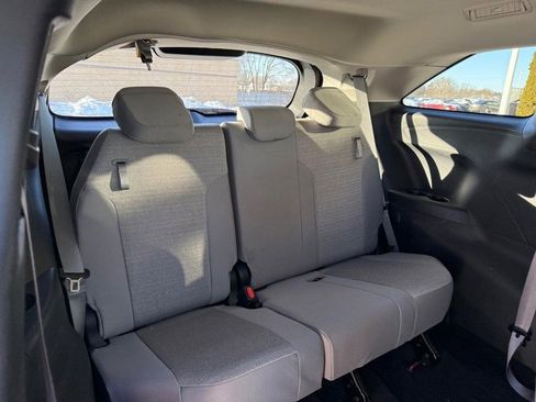Used 2025 Toyota Sienna LE image 12
