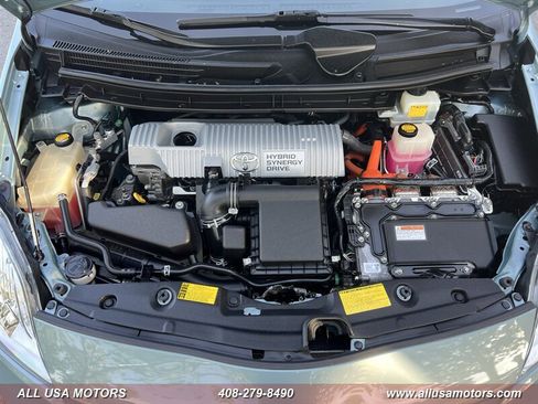 Used 2013 Toyota Prius Three image 13