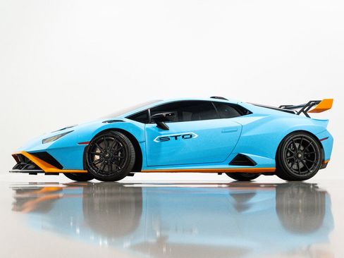 Used 2021 Lamborghini Huracan STO image 89