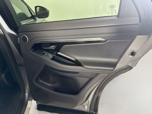 Used 2022 Land Rover Range Rover Evoque SE image 28