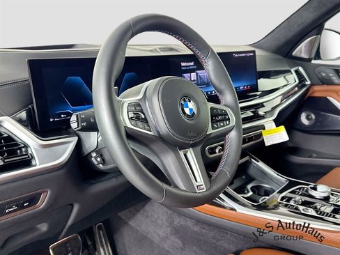 Used 2025 BMW X7 M60i AWD/4WD image 9