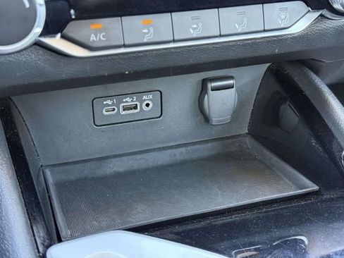 Used 2024 Nissan Altima 2.5 SV FWD image 25