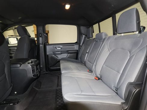 Used 2022 RAM 1500 Big Horn AWD/4WD image 14