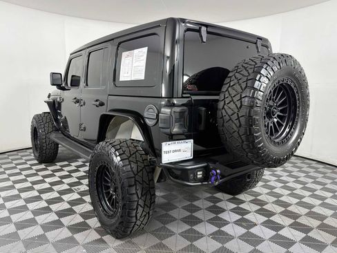 Used 2022 Jeep Wrangler Unlimited Sahara w/ Cold Weather Group image 5