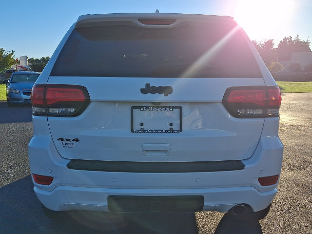 Used 2020 Jeep Grand Cherokee Altitude AWD/4WD image 8