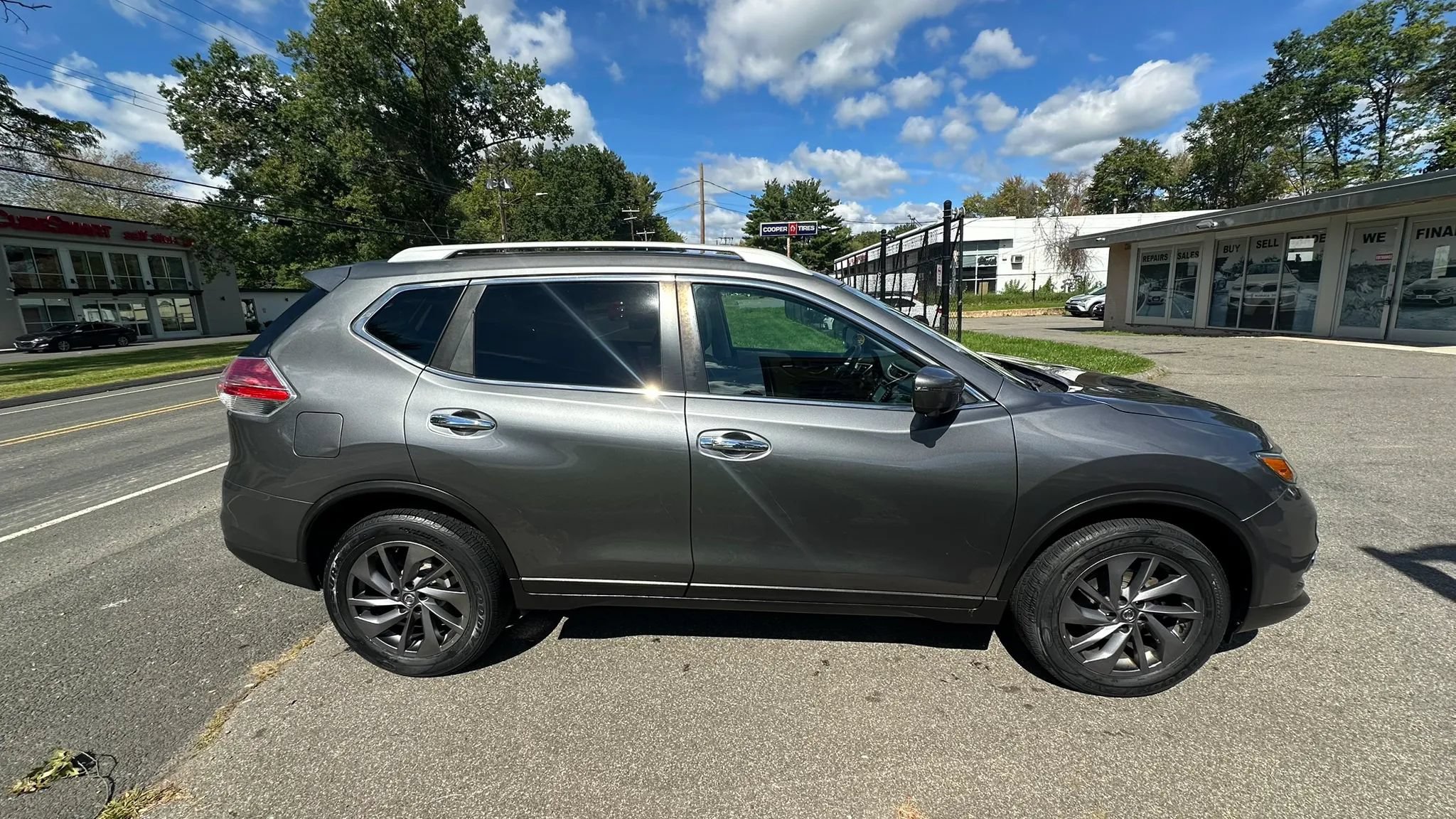 Used 2016 Nissan Rogue SL w/ SL Premium Package AWD/4WD image 4