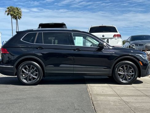 Used 2023 Volkswagen Tiguan SE FWD image 3