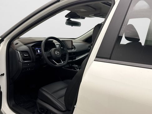 Used 2023 Nissan Rogue SV w/ SV Premium B Package AWD/4WD image 10