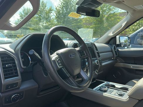 Used 2019 Ford Expedition Max XLT w/ Equipment Group 202A AWD/4WD image 2