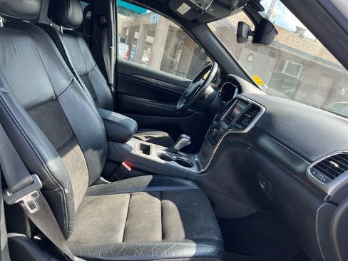 Used 2018 Jeep Grand Cherokee Altitude RWD image 17