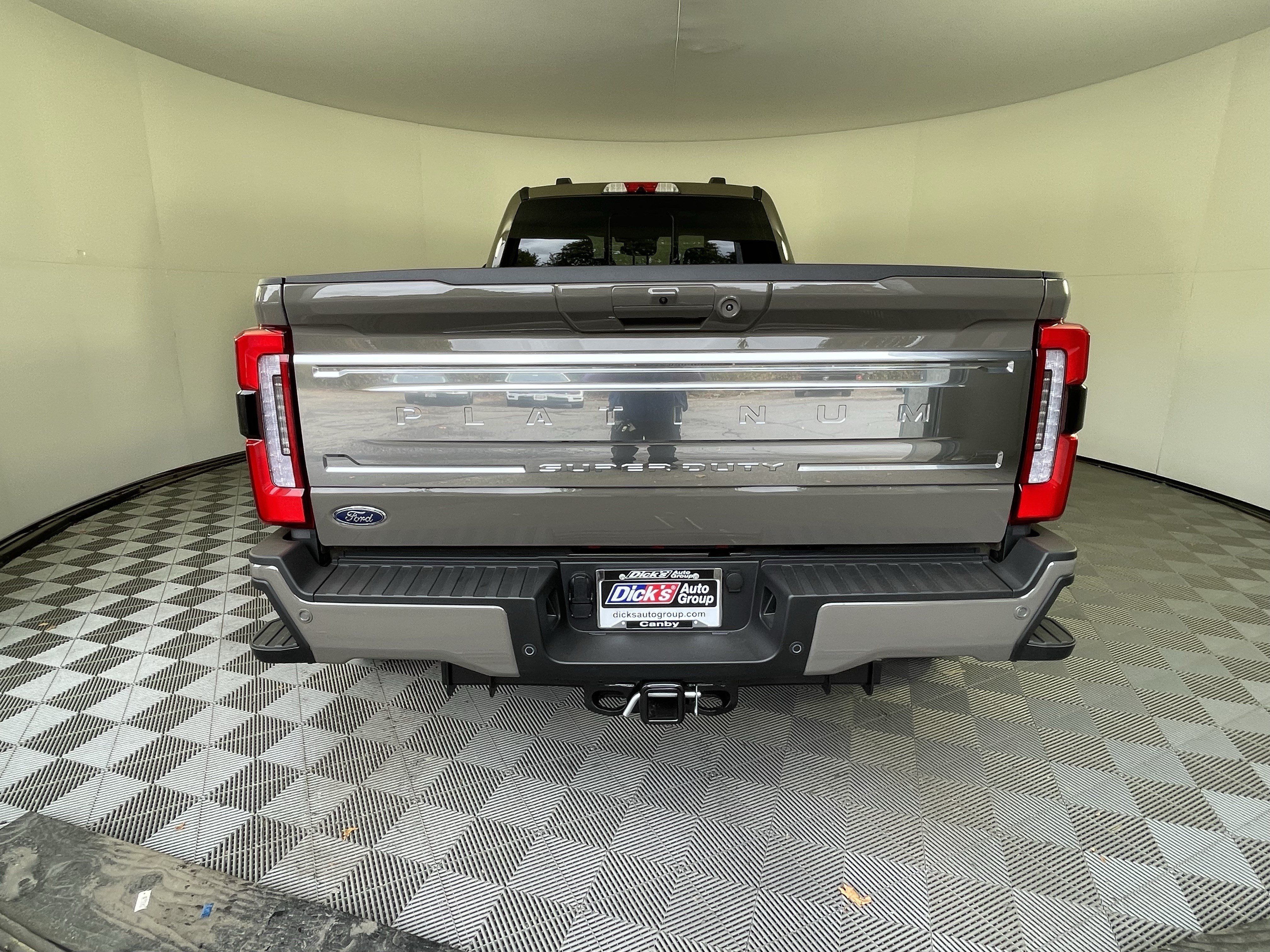 New 2026 Ford F450 Platinum w/ Platinum Plus Package AWD/4WD image 4