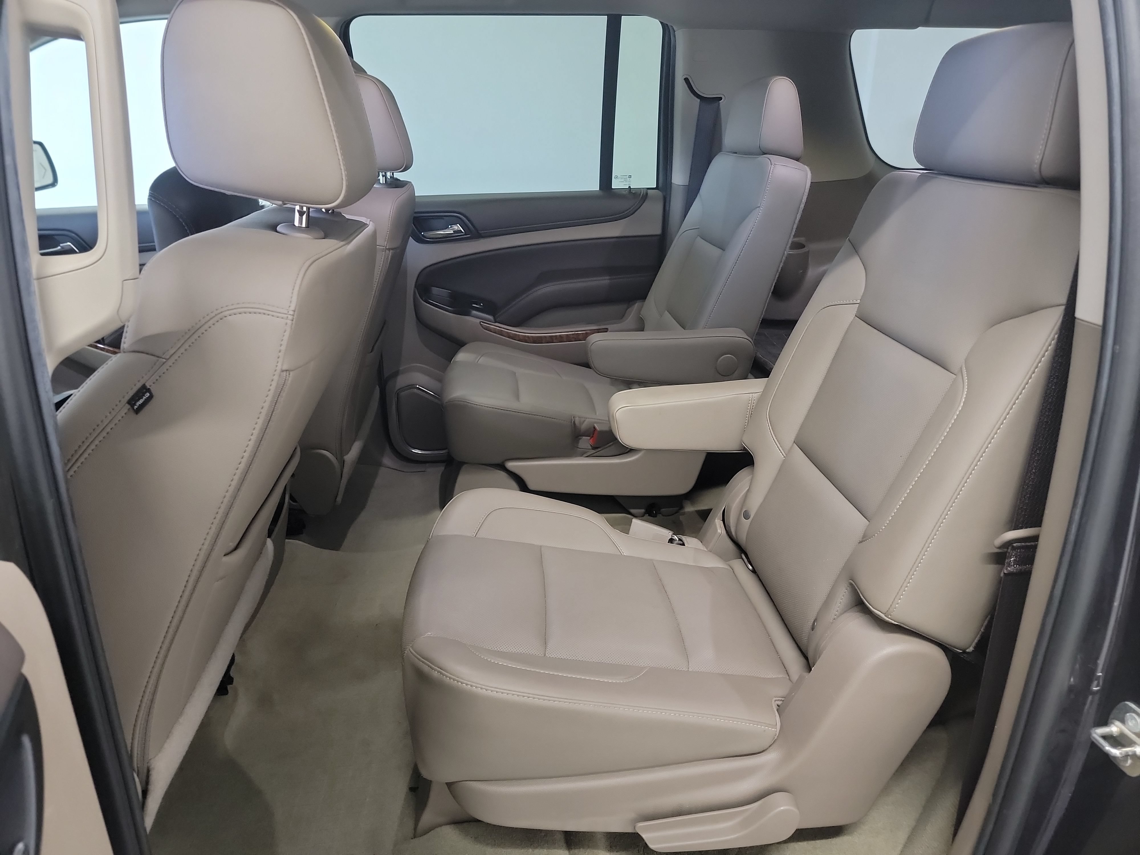 Used 2018 Chevrolet Suburban Premier AWD/4WD image 27