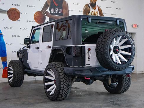 Used 2016 Jeep Wrangler Unlimited Rubicon AWD/4WD image 19