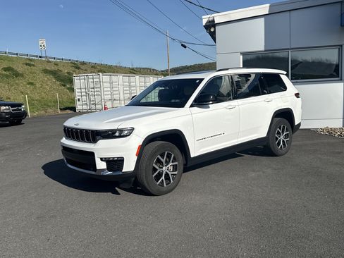 Used 2023 Jeep Grand Cherokee L Limited w/ Luxury Tech Group II AWD/4WD image 6