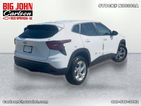 Used 2024 Chevrolet Trax LS w/ LS Convenience Package FWD image 7