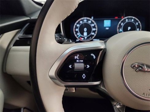 Used 2024 Jaguar F-PACE R-Dynamic S image 27