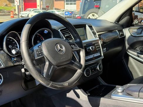Used 2014 Mercedes-Benz GL 450 4MATIC image 21
