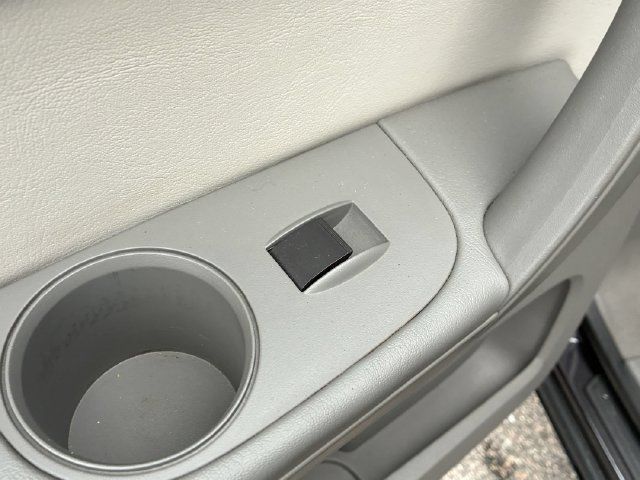 Used 2016 GMC Acadia SLE FWD image 28