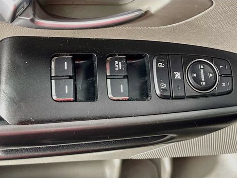 Used 2019 Kia Sedona EX FWD image 18