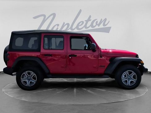 Used 2022 Jeep Wrangler Unlimited Sport AWD/4WD image 4