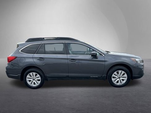 Used 2018 Subaru Outback 2.5i Premium image 2